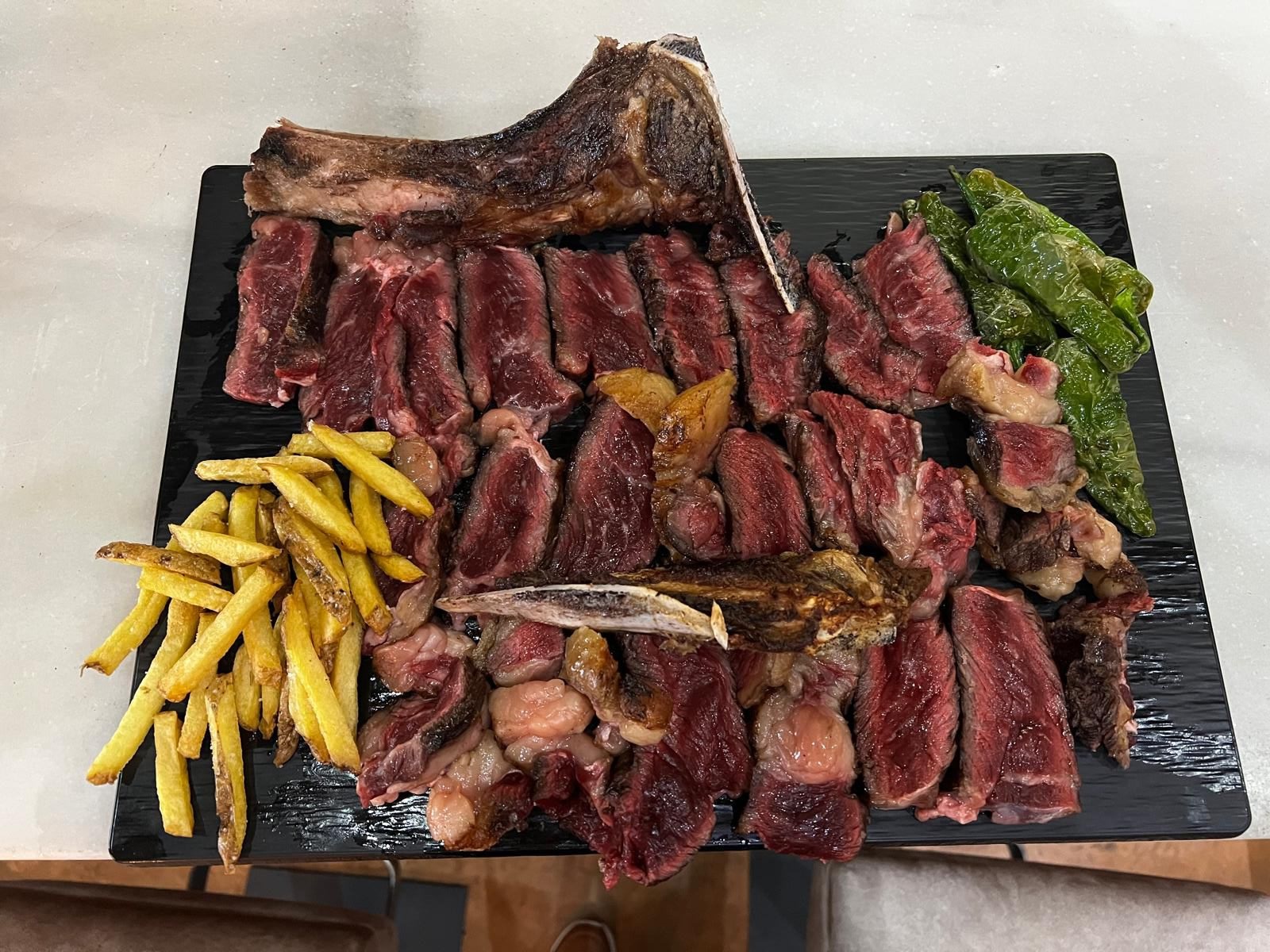 Chuletón rubia gallega madurado a la brasa en Córdoba - Con Acento Parrilla