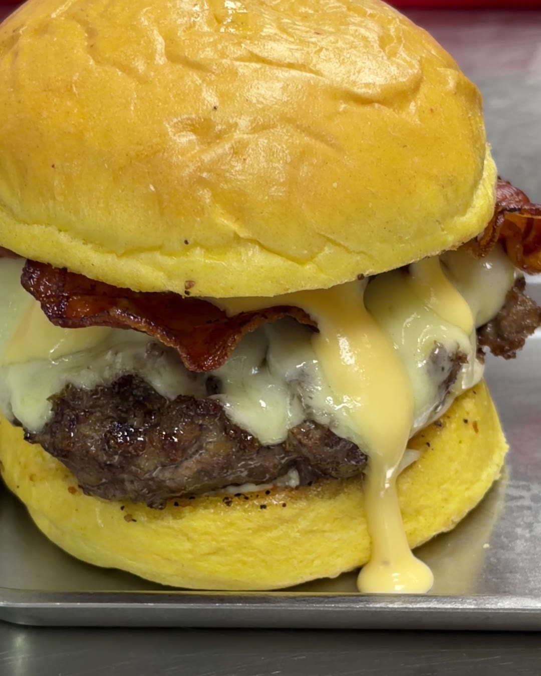 Hamburguesa Carbonara de Con Acento Parrilla