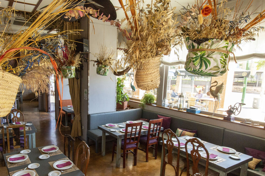 Interior del restaurante Con Acento Parrilla en Córdoba